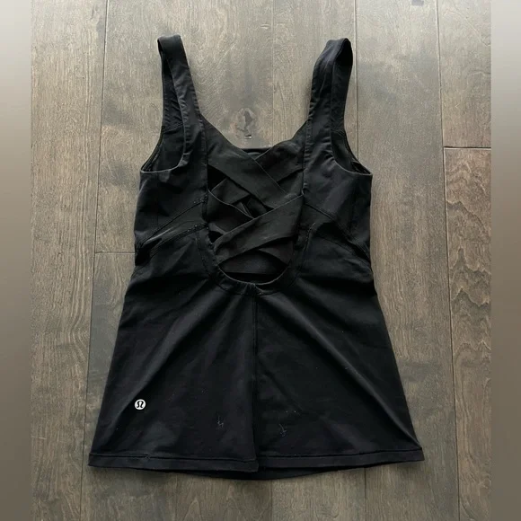 Lululemon Rise and Flow Tank - Picture 10 of 11